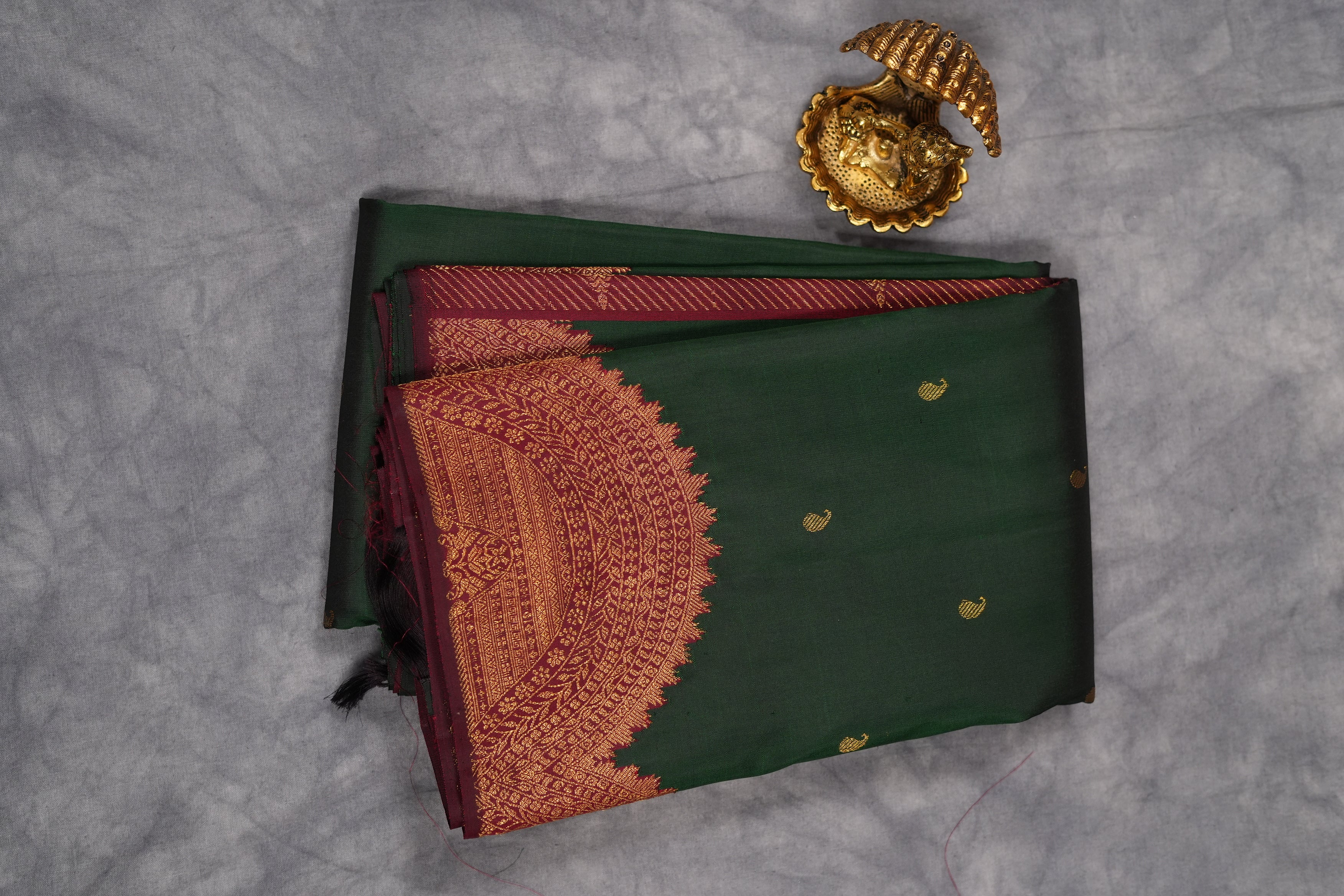 VINTAGE KANJEEVARAM - LEAF GREEN