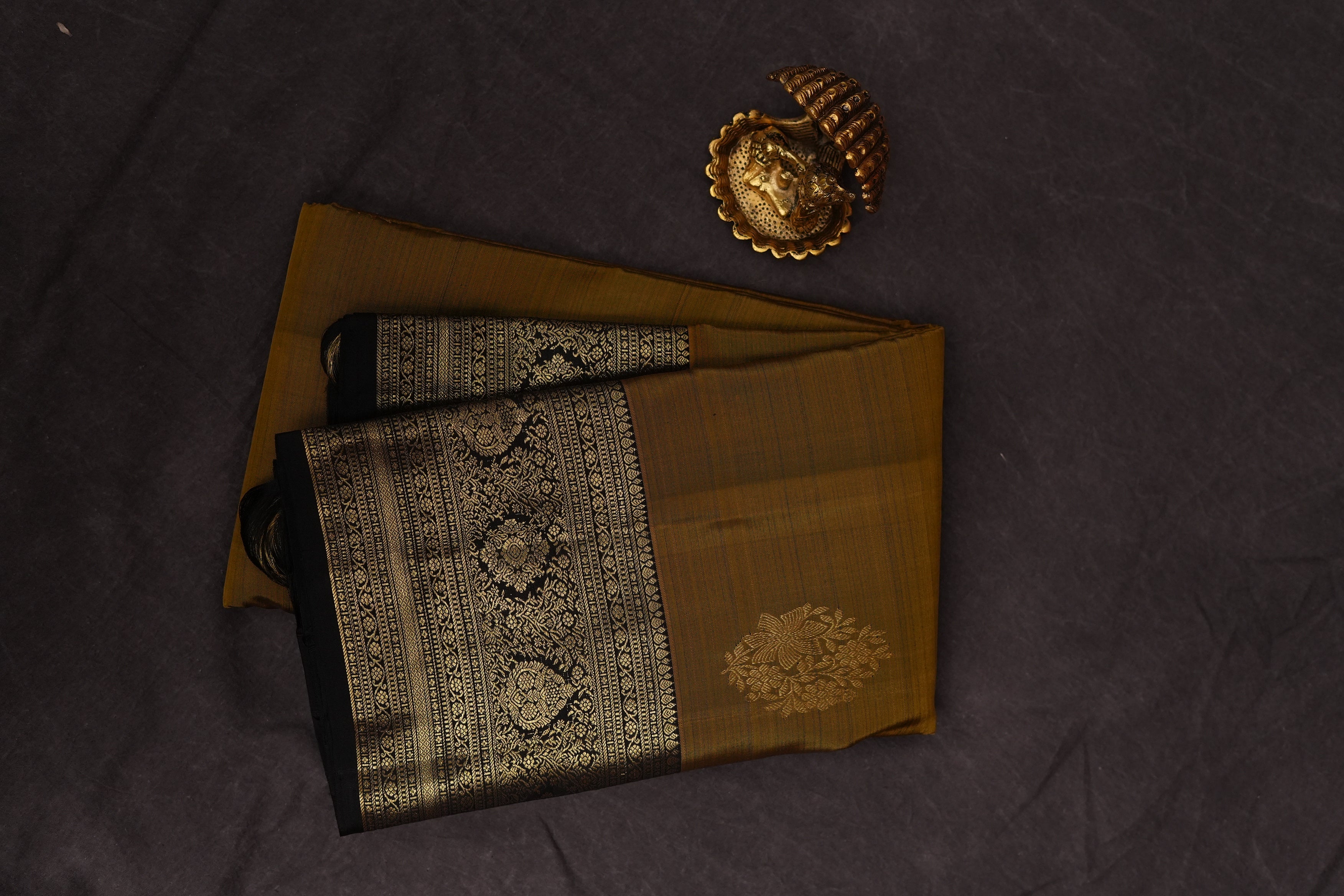 VINTAGE KANJEEVARAM - OLIVE GREEN