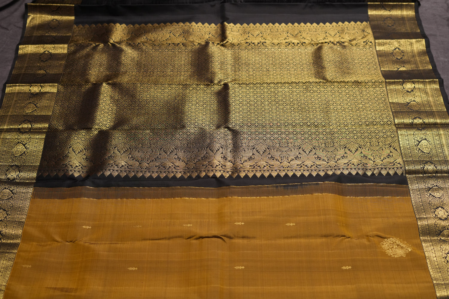 VINTAGE KANJEEVARAM - OLIVE GREEN