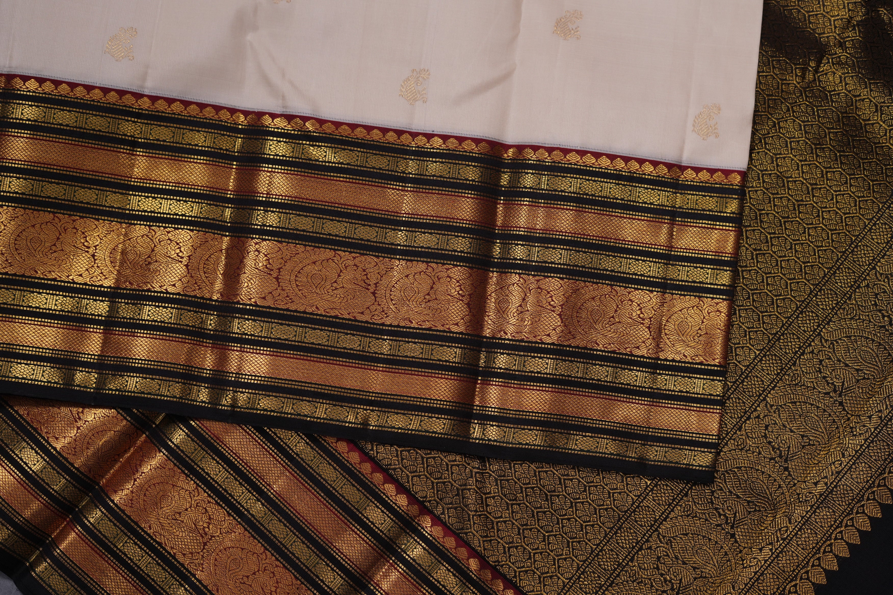 VINTAGE KANJEEVARAM - WHITE