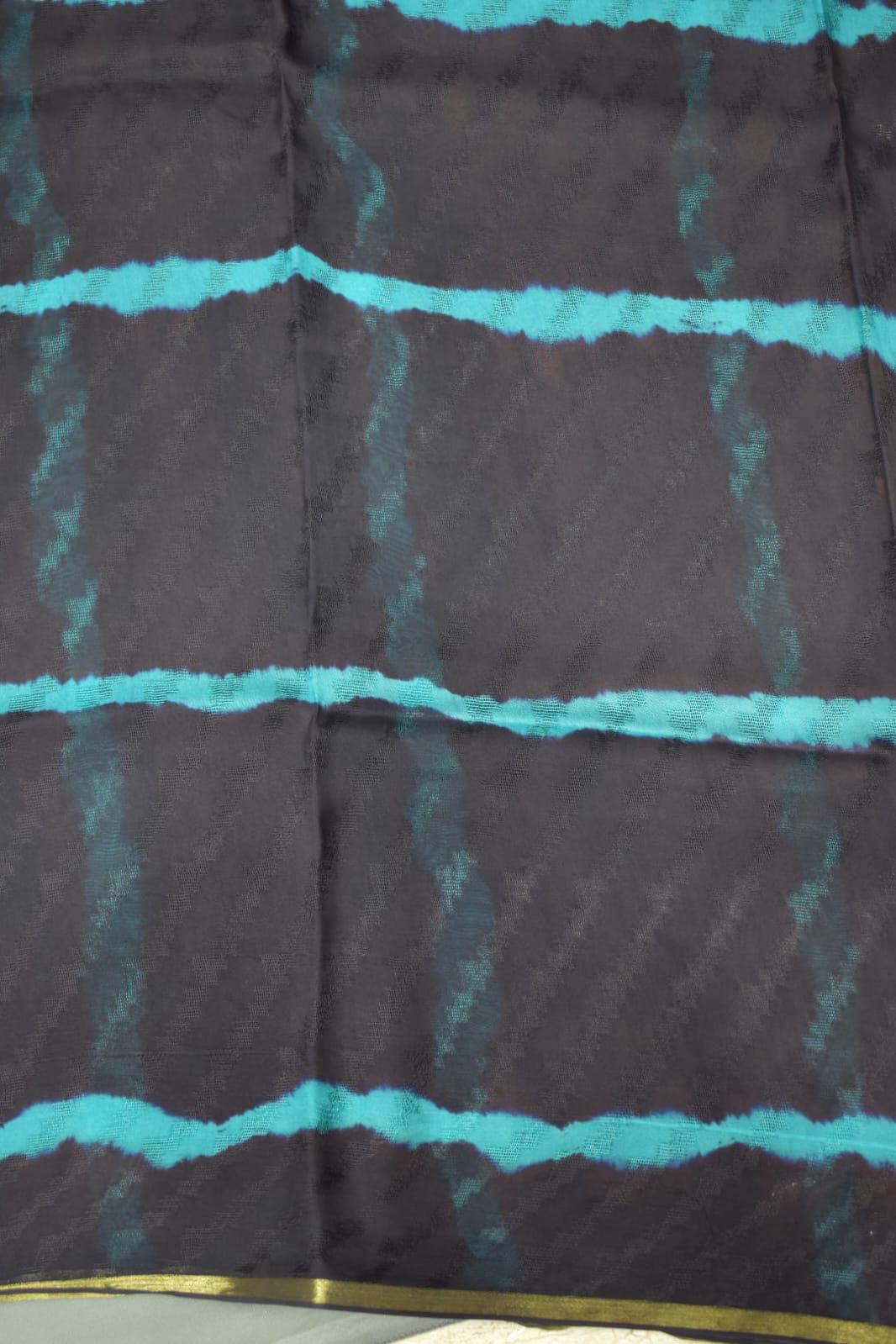 CREAM-GEORGETTE SAREER WITH SHIOBORI TIE & DIE