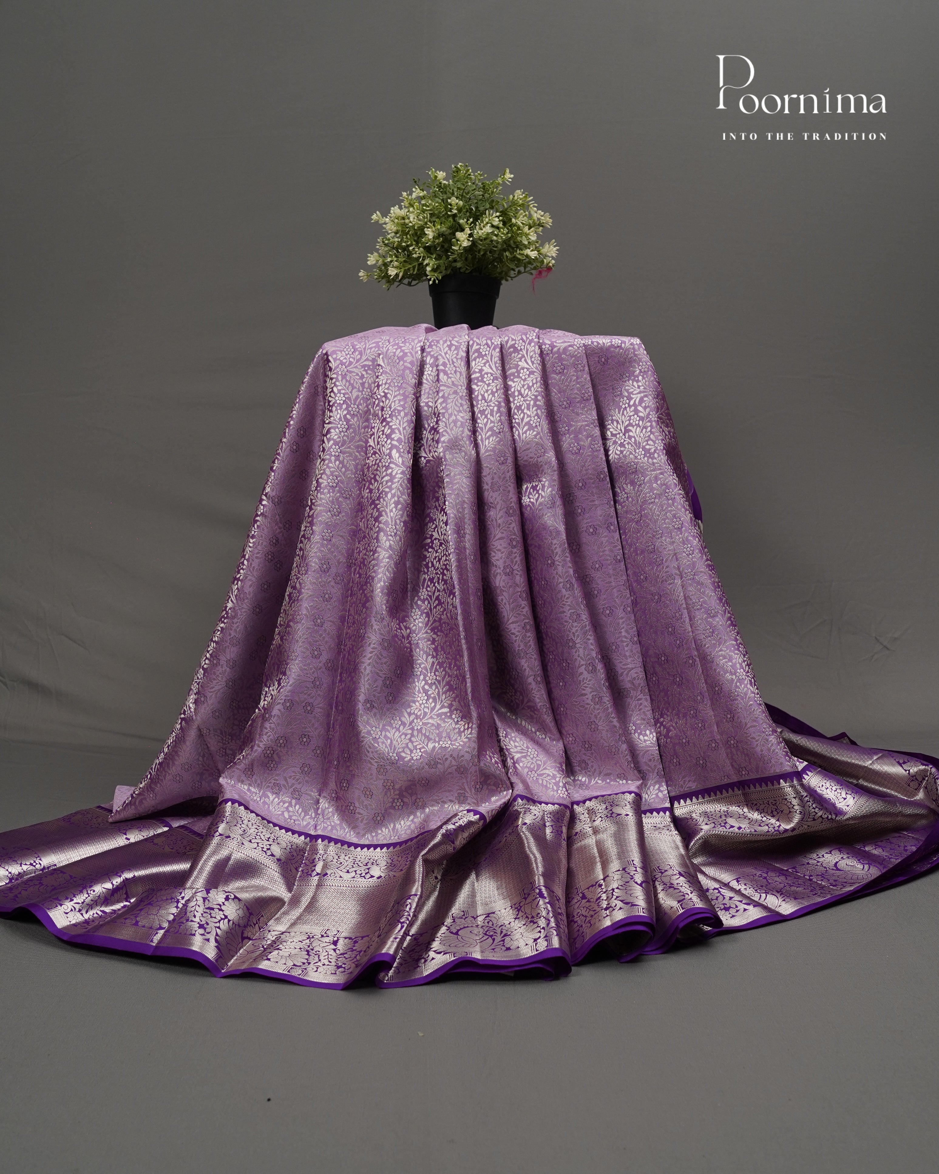 PURE KANJIVARAM SILK SAREE IN LAVENDER AND VIOLET COMBINATION WITH ALLOVER ZARI FLOWER WOVEN