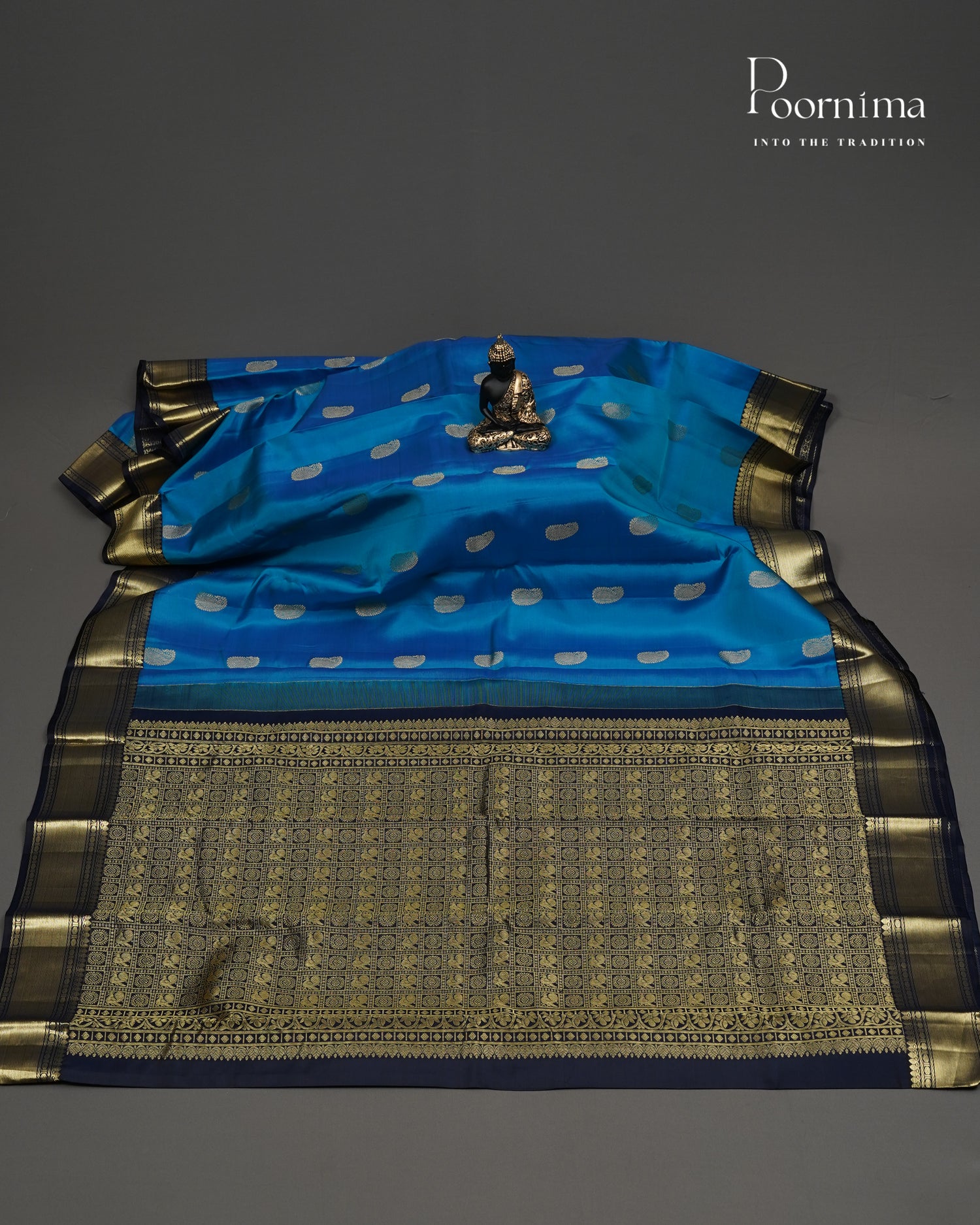 PURE KANJIVARAM SILK SAREE IN BLUE AND BLACK WITH ZARI BUTTI WOVEN || VINTAGE COLLECTION
