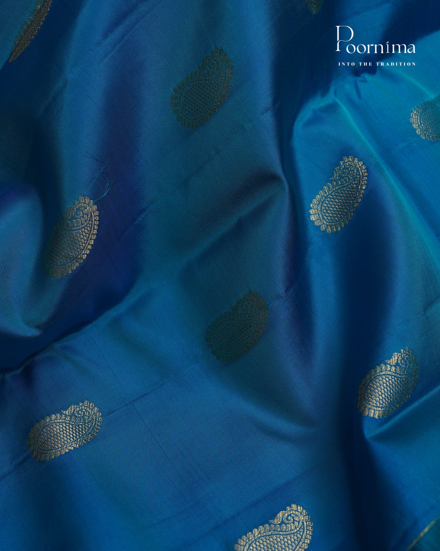 PURE KANJIVARAM SILK SAREE IN BLUE AND BLACK WITH ZARI BUTTI WOVEN || VINTAGE COLLECTION