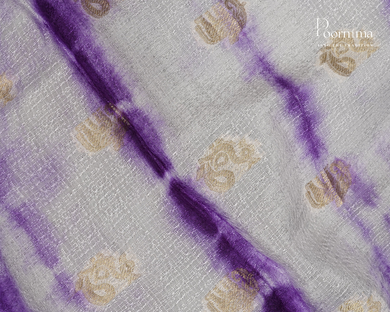 VISCOSE GEORGETTE SAREE IN WHITE & VIOLET WITH ALLOVER SHIBORI DESIGN, GOLD ZARI BUTTI AND ZARI BODER