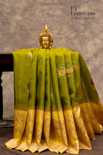 BENARASI PATTU- APPLE