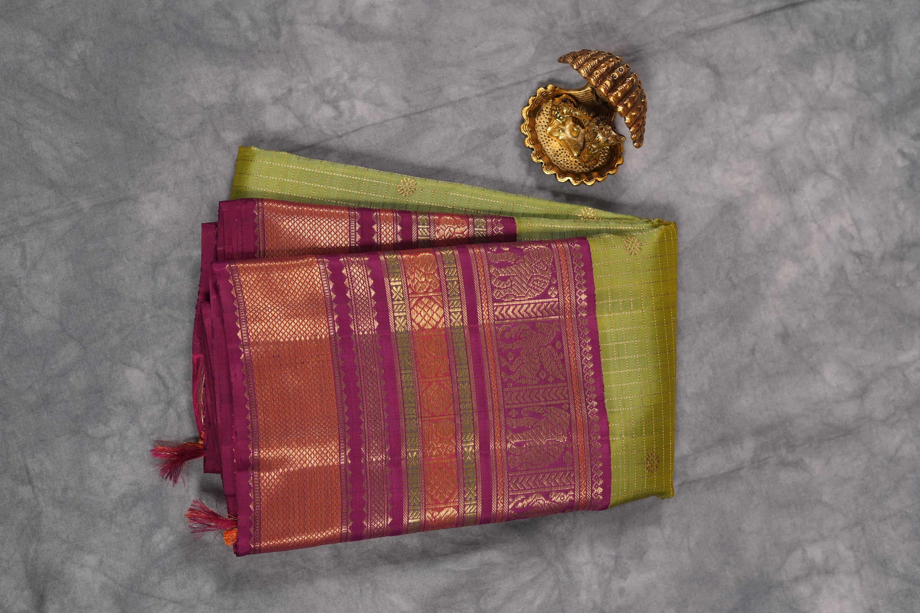 VINTAGE KANJEEVARAM - PISTA GREEN