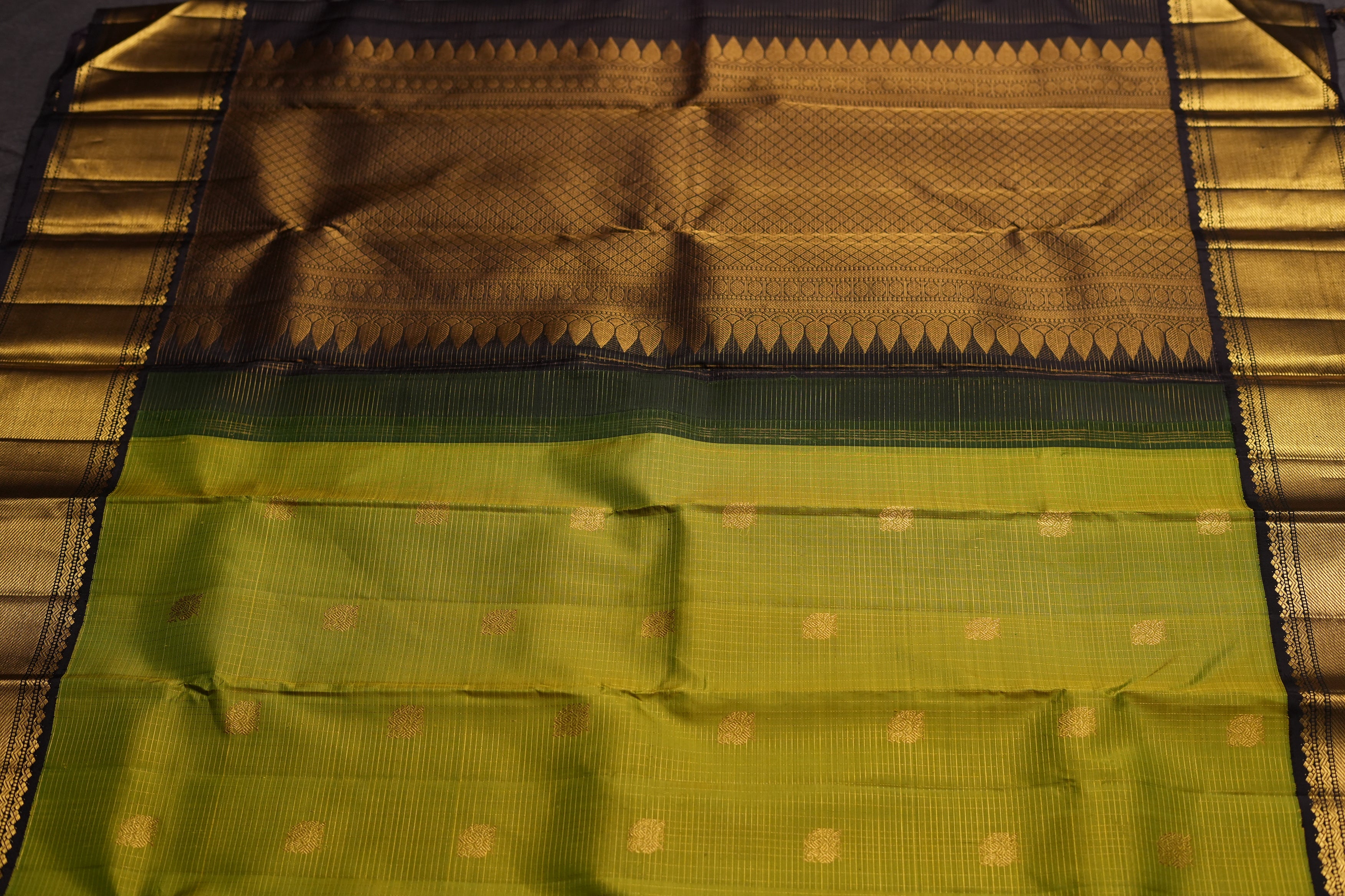 VINTAGE KANJEEVARAM - PARROT GREEN