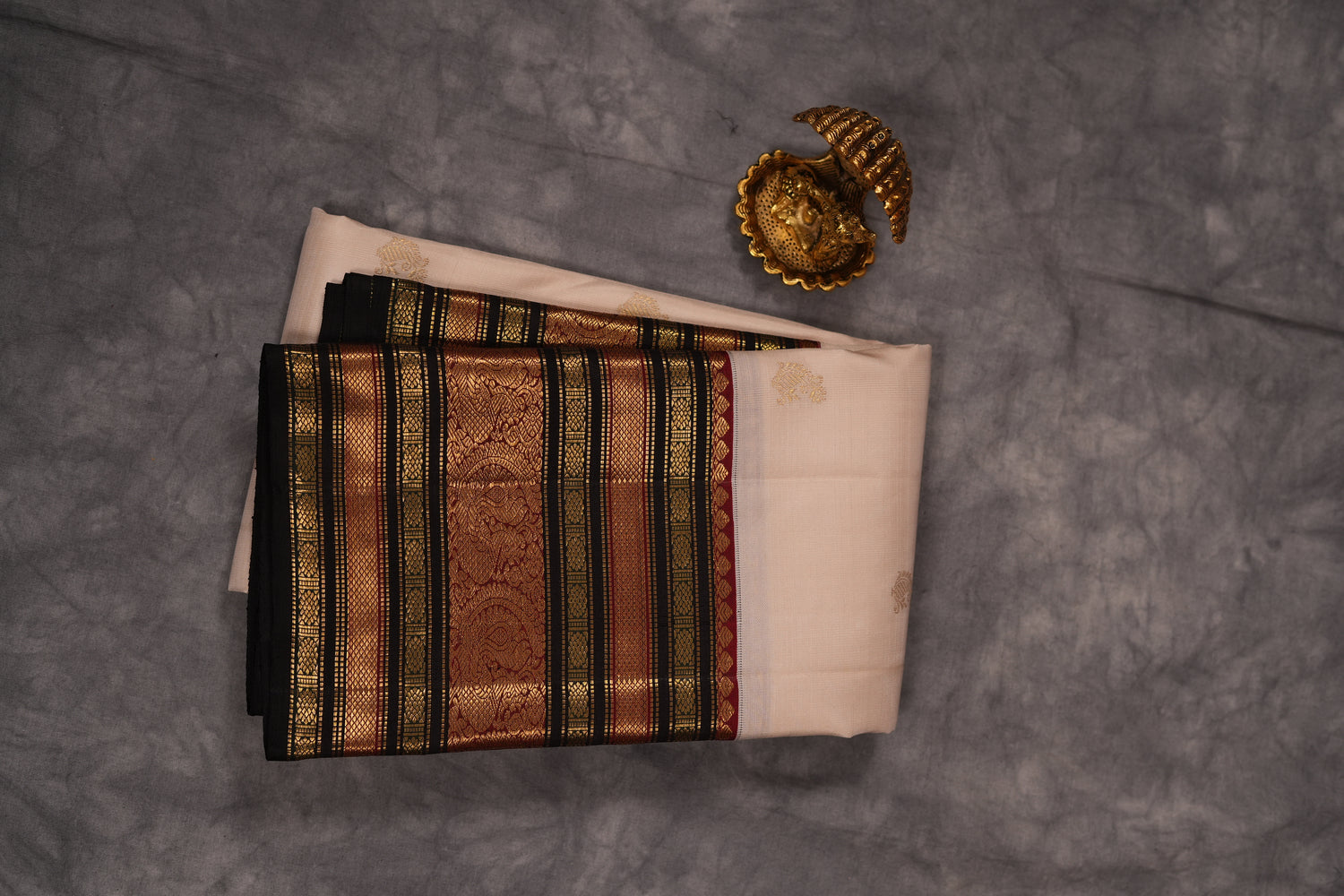 VINTAGE KANJEEVARAM - WHITE