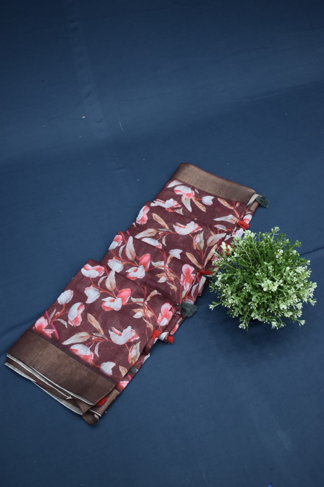 RED BROWN- LINEN COTTON FLORAL PRINT SAREE