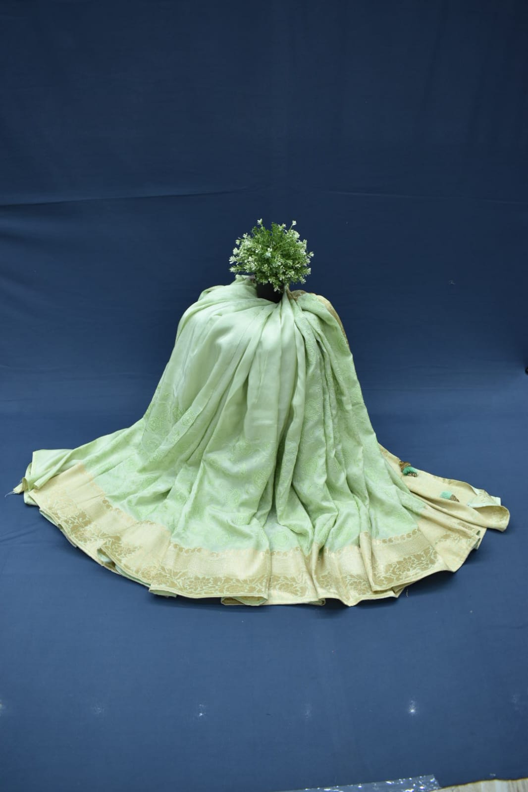 PISTA GREEN&amp; GOLD- MONA SILK SAREE