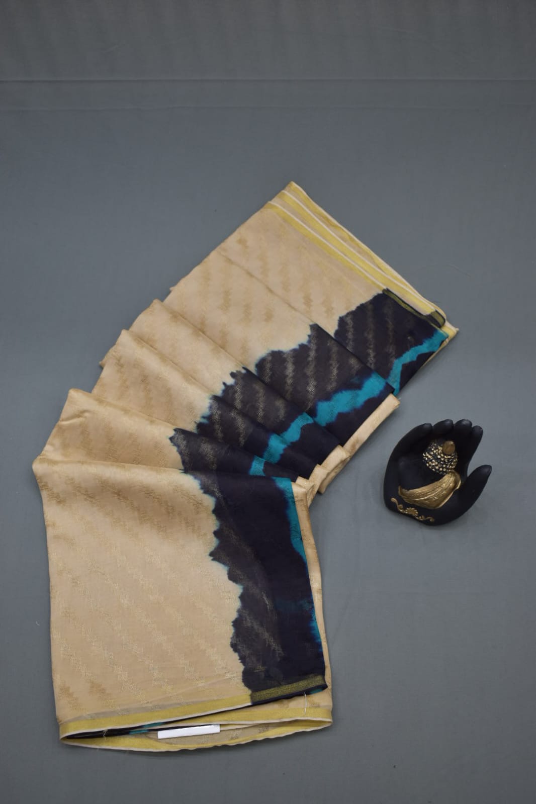CREAM-GEORGETTE SAREER WITH SHIOBORI TIE &amp; DIE