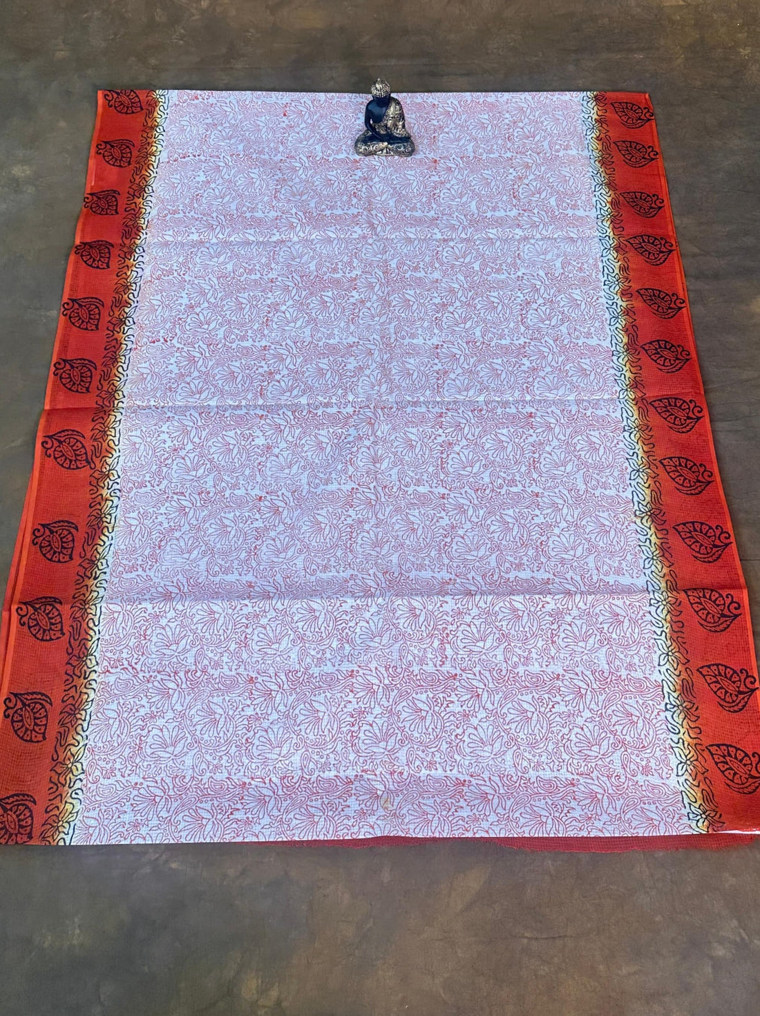 WHITE AND RUST COLUR MUNGA COTTON ALL OWER PRINTS