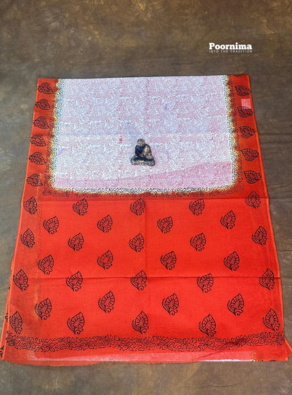 WHITE AND RUST COLUR MUNGA COTTON ALL OWER PRINTS