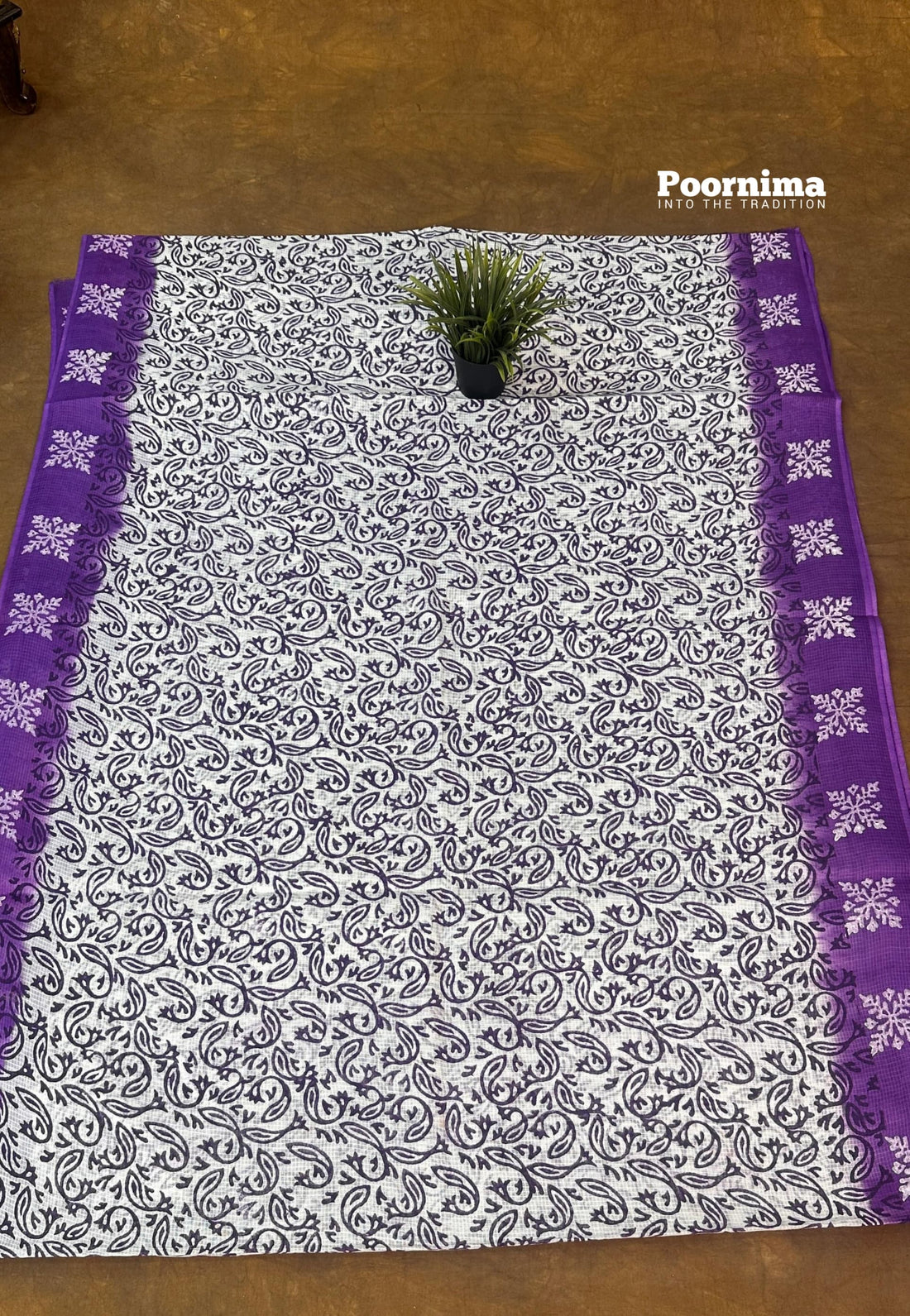 MUNGA COTON LAVENDER AND WHITE COLOUR COMBINATION ALL OVER SAREE PRINTS