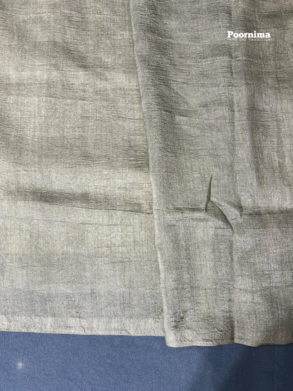 THUSSER WITH CREAM COLOUR ALOOVER SAREES WITH SOME FLOWERS AND LIFES DESIGN