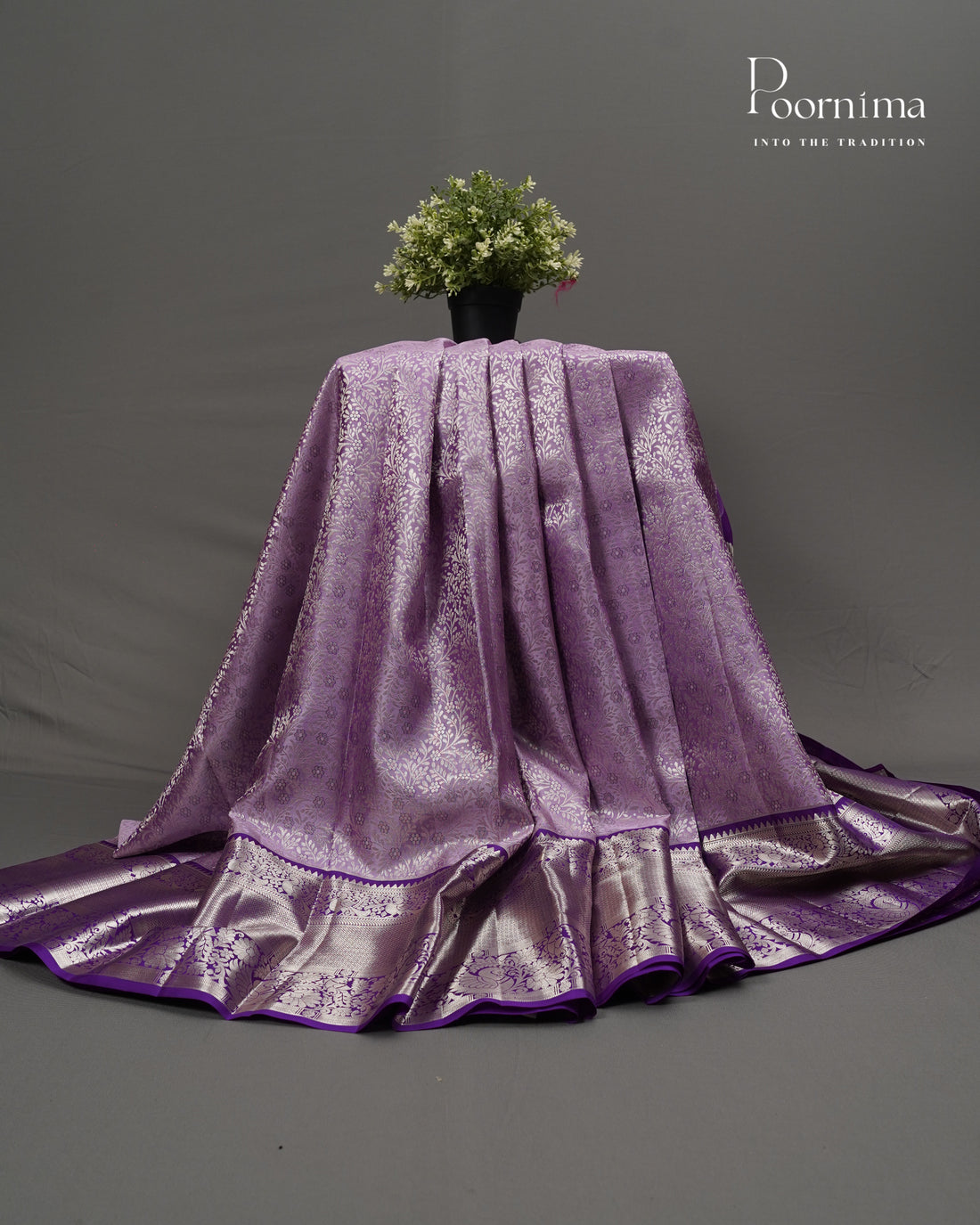 PURE KANJIVARAM SILK SAREE IN LAVENDER AND VIOLET COMBINATION WITH ALLOVER ZARI FLOWER WOVEN