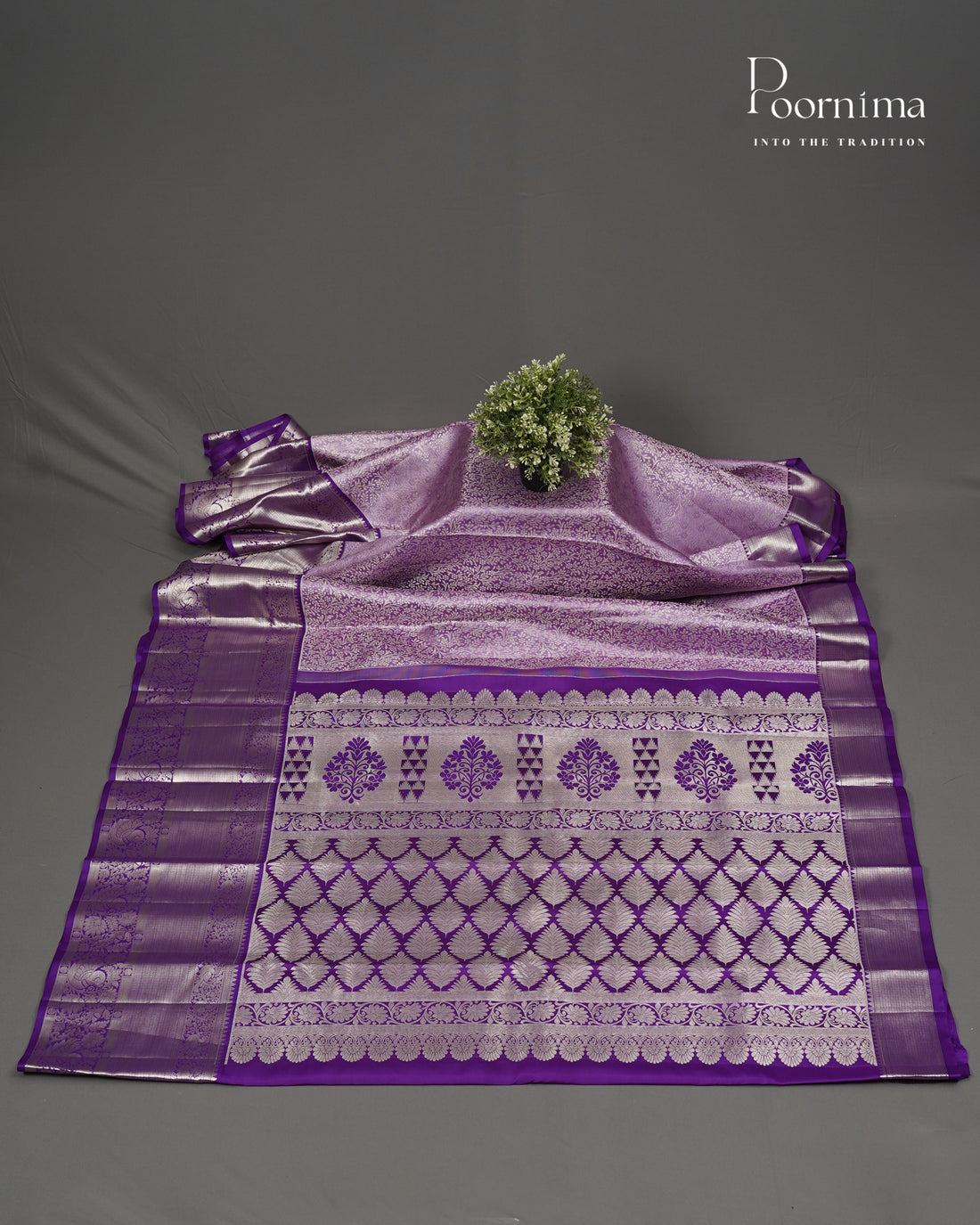 PURE KANJIVARAM SILK SAREE IN LAVENDER AND VIOLET COMBINATION WITH ALLOVER ZARI FLOWER WOVEN