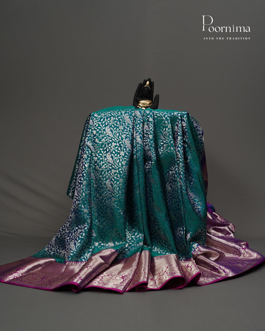 PURE KANJIVARAM SILK SAREE IN GREEN AND PURPLE  COMBINATION WITH ALLOVER SILVER ZARI WOVEN