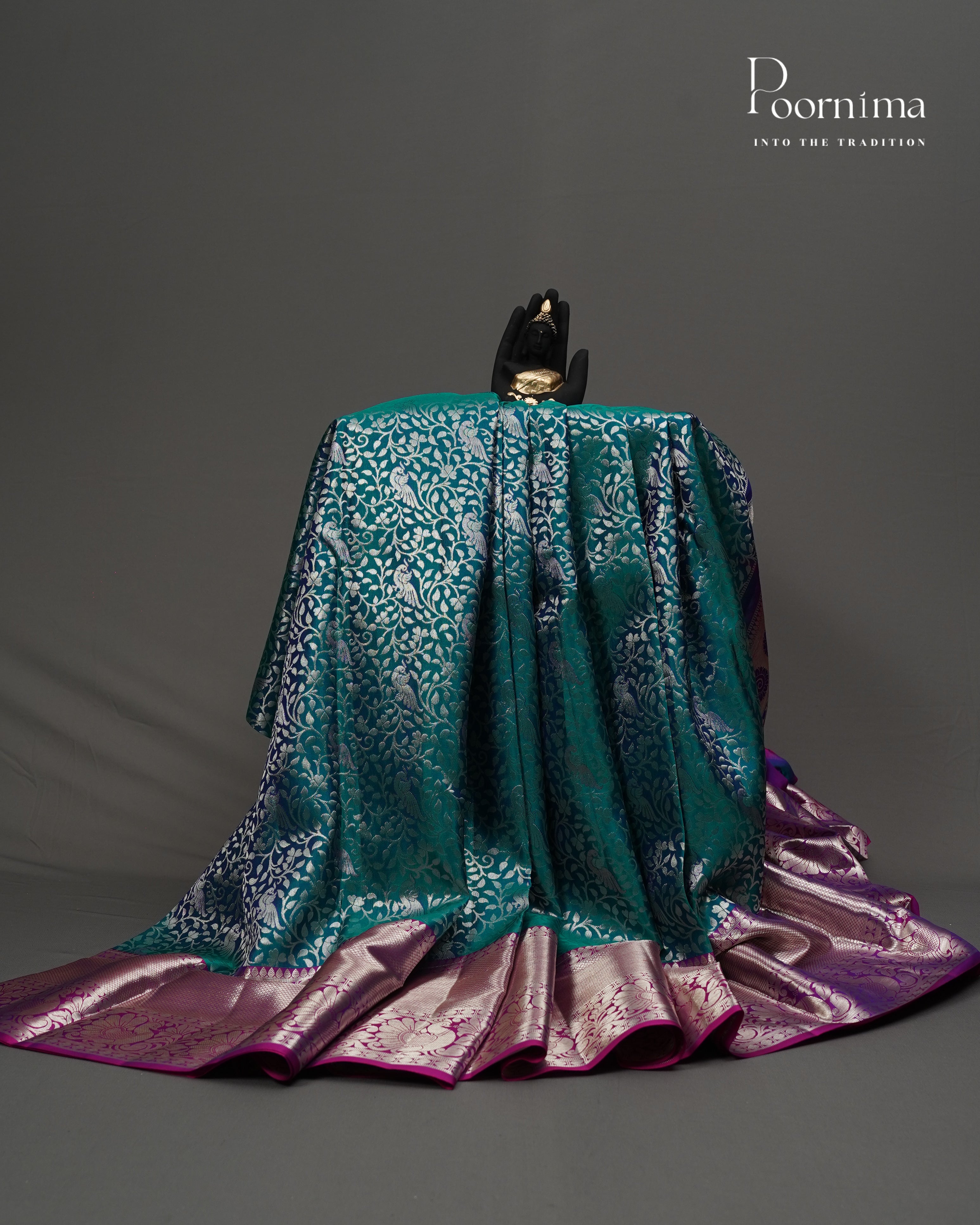 PURE KANJIVARAM SILK SAREE IN GREEN AND PURPLE  COMBINATION WITH ALLOVER SILVER ZARI WOVEN