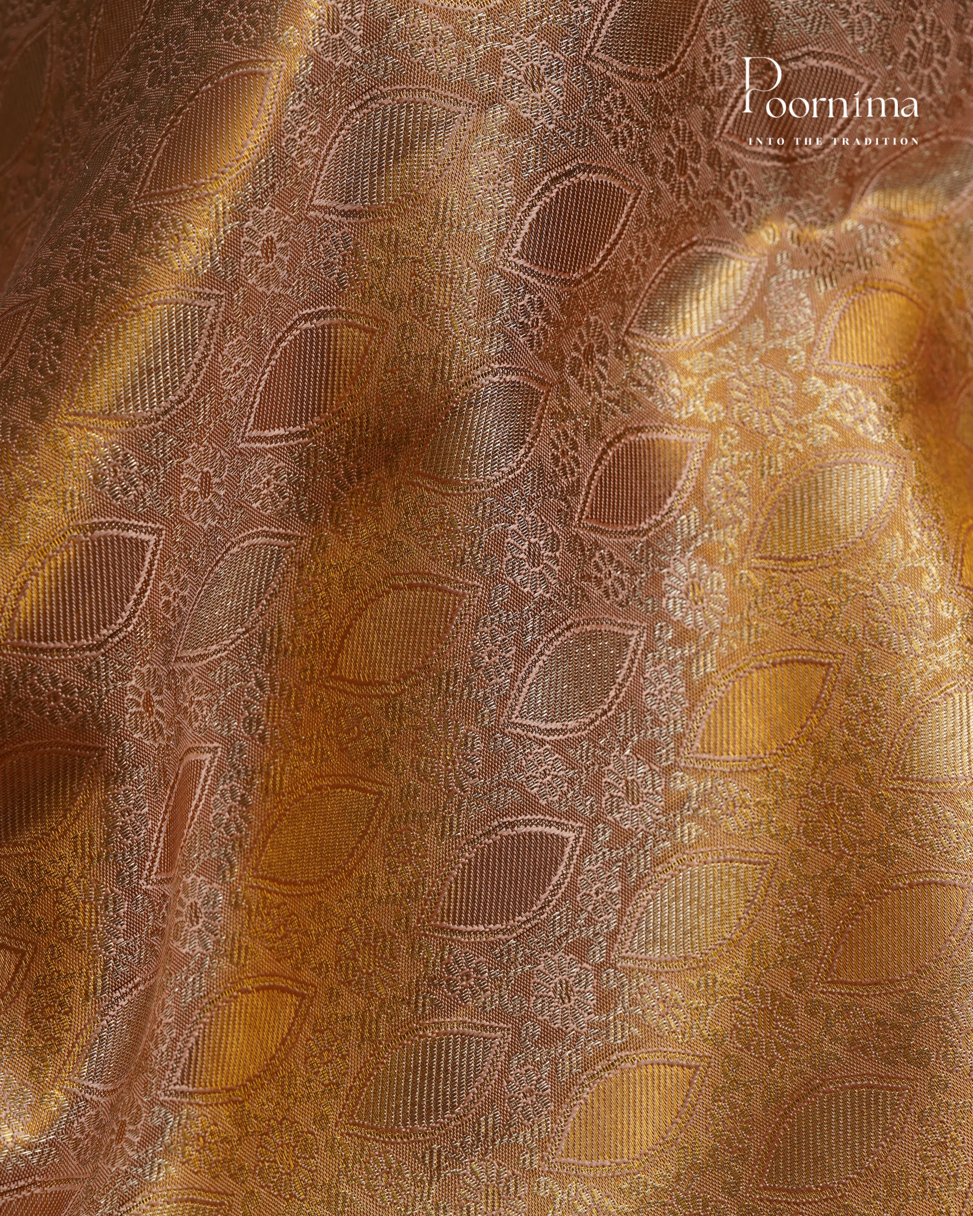 PURE KANJIVARAM SILK SAREE IN CREAM AND VIOLET COMBINATION WITH ALLOVER GOLD ZARI OVAL MOTIFS PATTERN