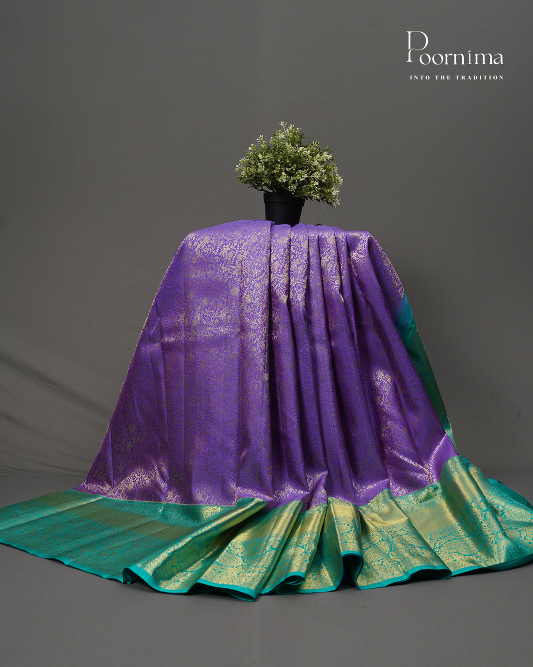 PURE KANJIVARAM SILK SAREE IN Lavender and Sea Green  with Intricate allover Zari Weaving