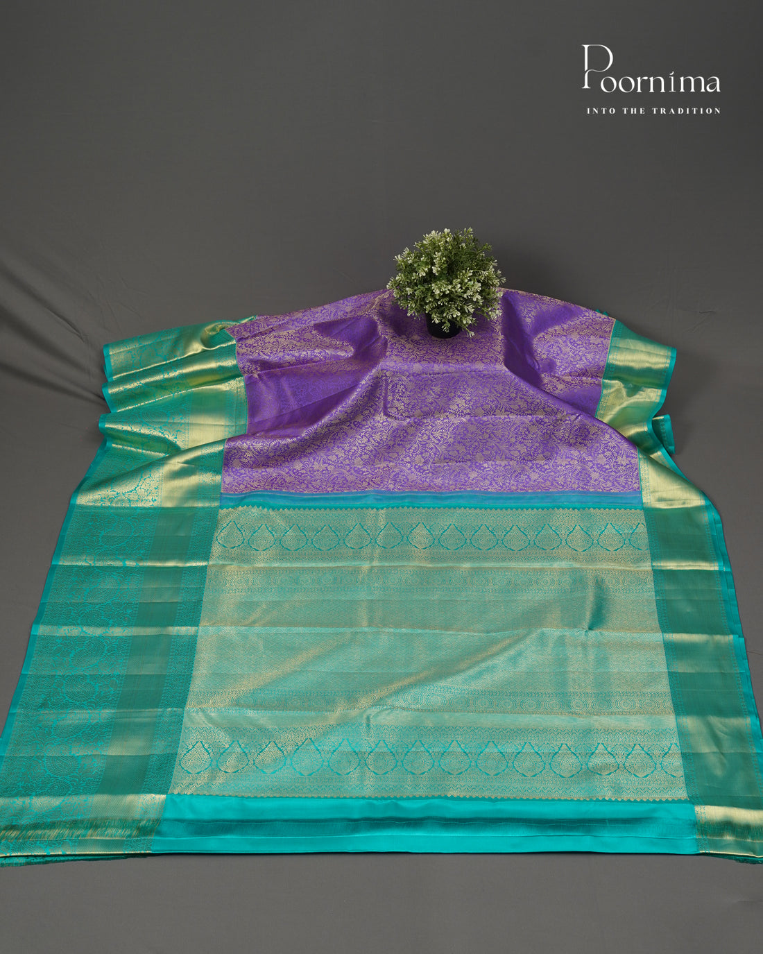 PURE KANJIVARAM SILK SAREE IN Lavender and Sea Green  with Intricate allover Zari Weaving