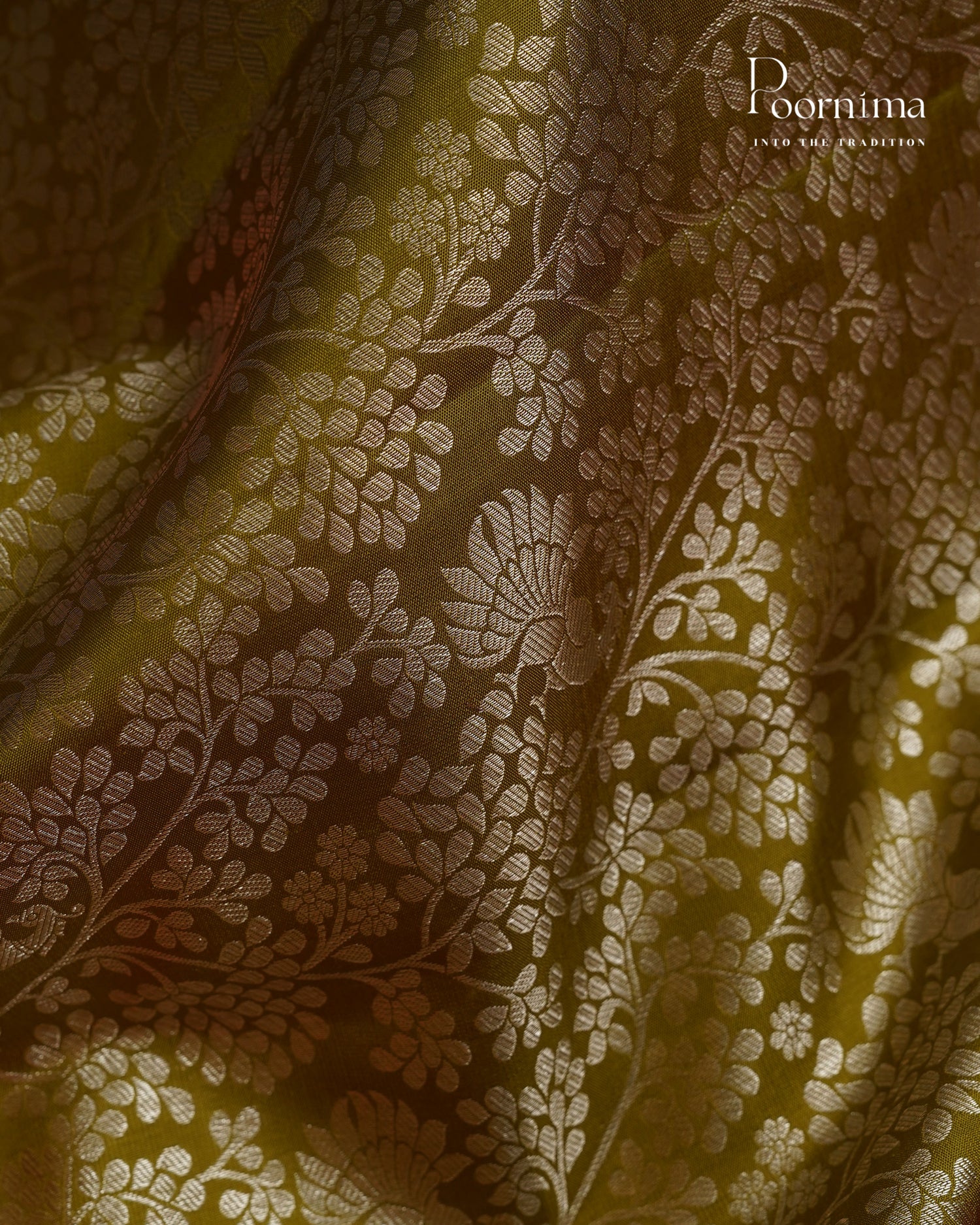 PURE KANJIVARAM SILK SAREE IN MEHANDHI GREEN AND PEACH COMBINATION WITH ALLOVER FLOWER ZARI WOVEN