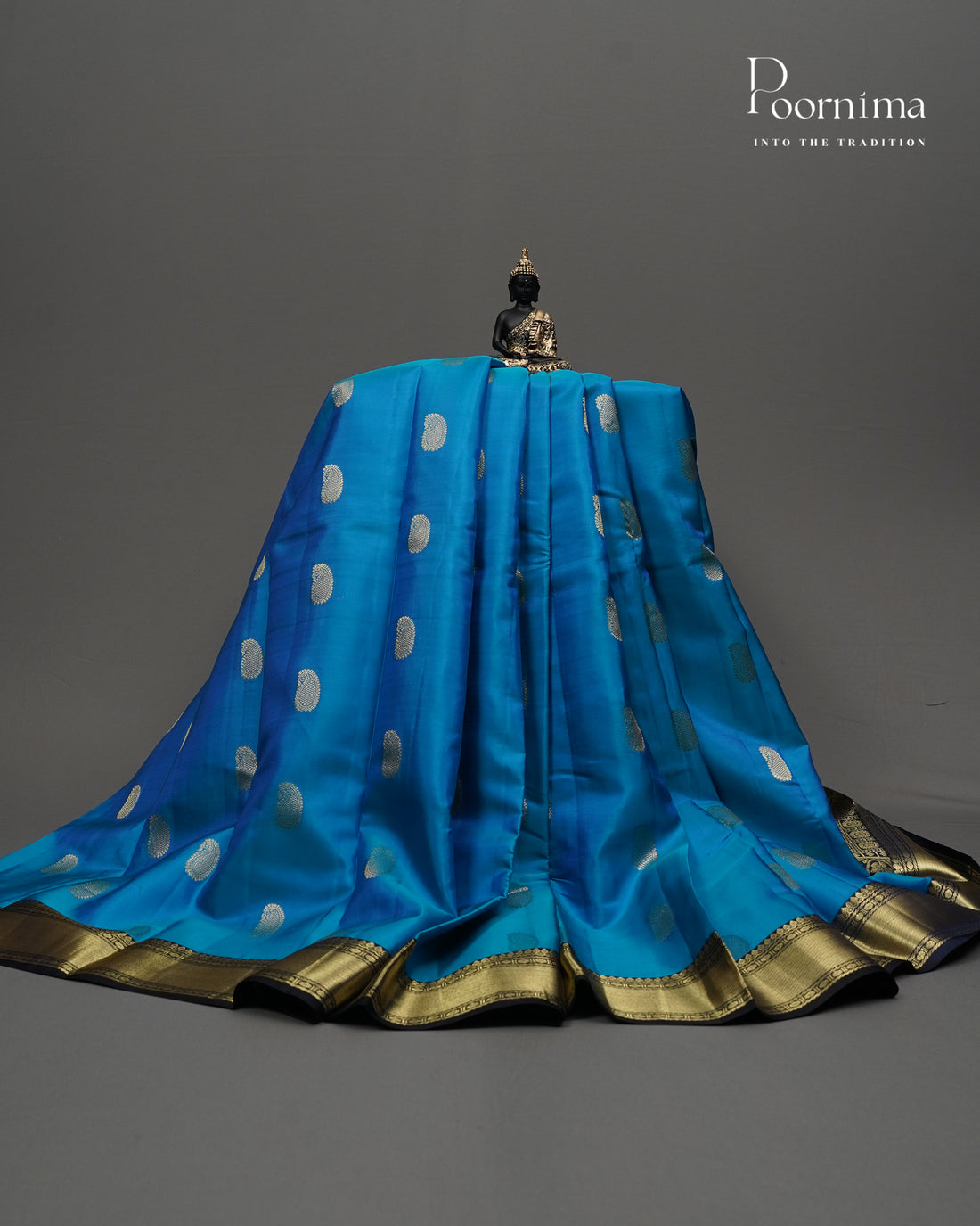 PURE KANJIVARAM SILK SAREE IN BLUE AND BLACK WITH ZARI BUTTI WOVEN || VINTAGE COLLECTION