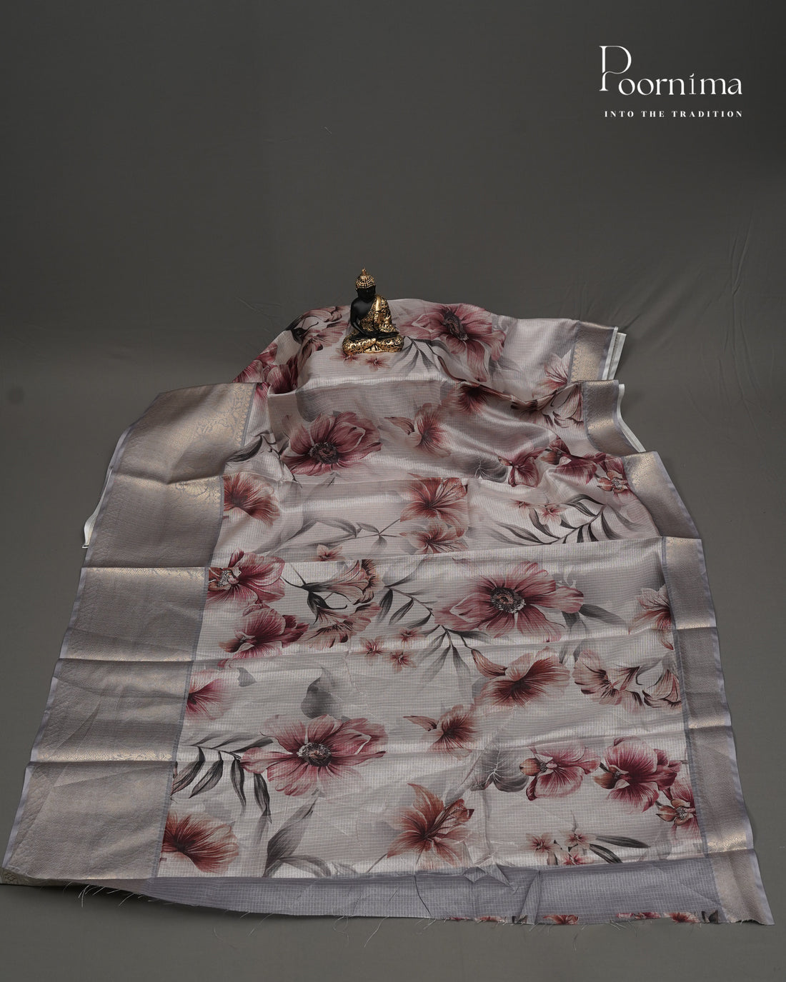 WHITE & GREY - GRACEFUL SEMI KOTA DAILY WEAR SAREE WITH ALLOVER FLOWER PRINTS & BIG ZARI BORDER